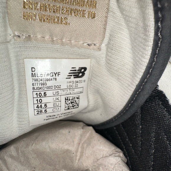 NEW BALANCE 574 - Picture 3 of 6